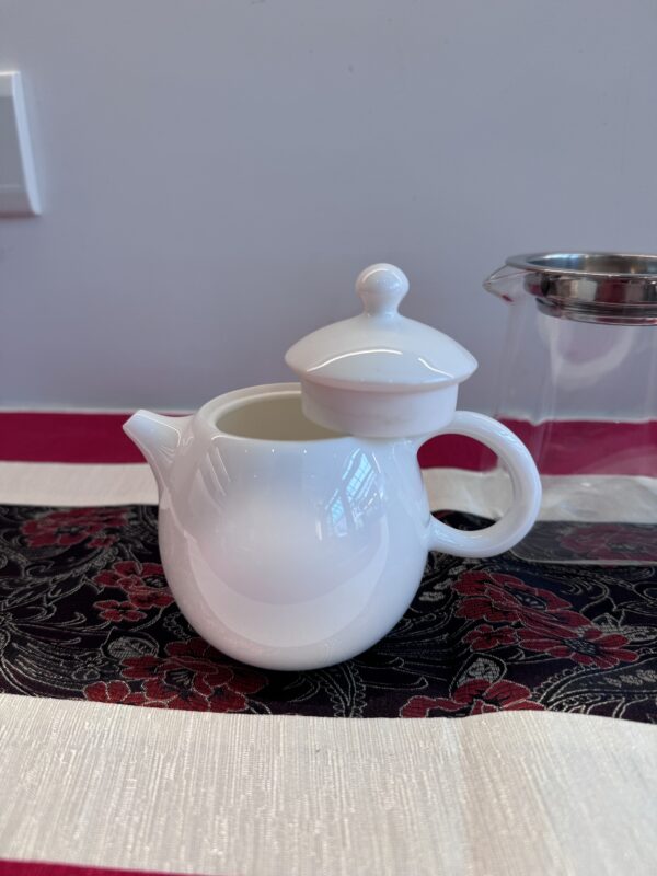 白瓷 泡茶壺